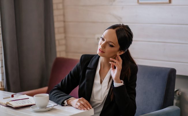 women in negotiation